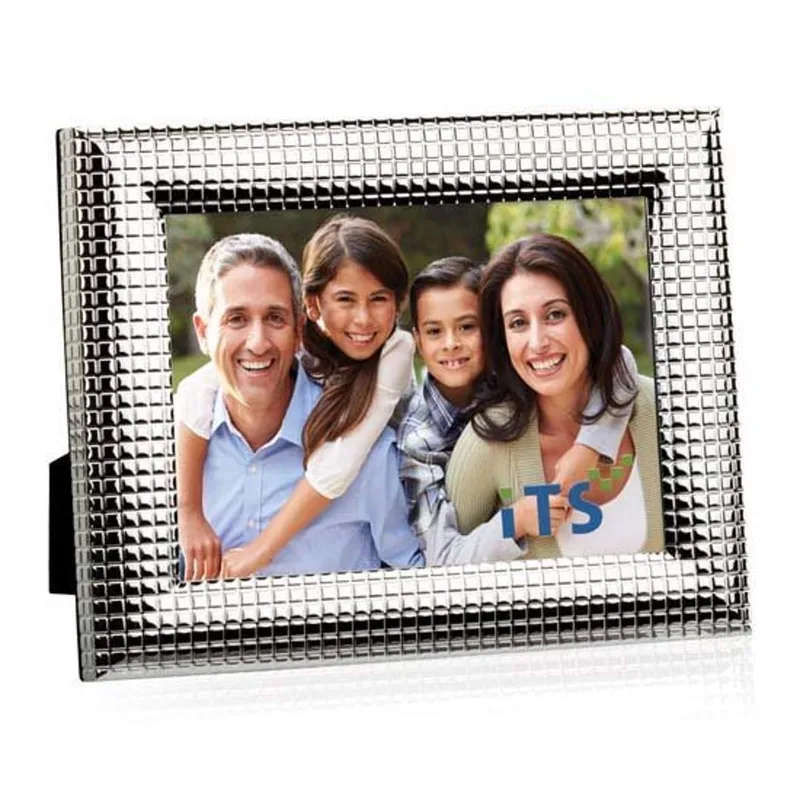 7.125" H x 9.125" W