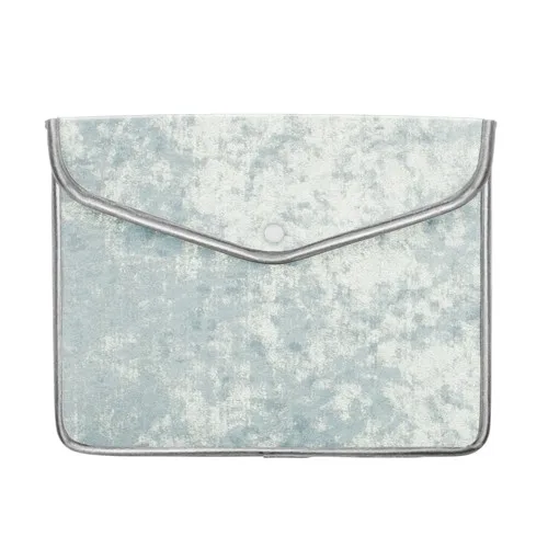 11" Macbook Air®/Macbook Pro® Velvet Snapfolio view 6