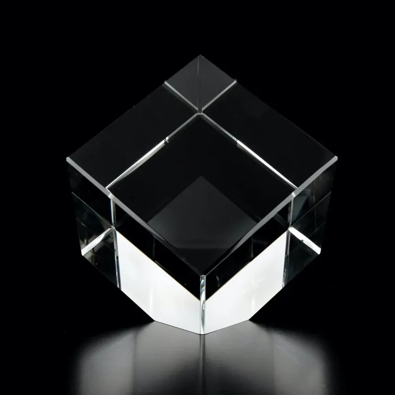 Amira Cut Corner Cube view 2