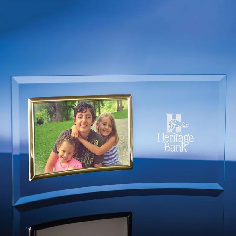 Horizontal Picture Frame w/Gold Trim (4" x 6")