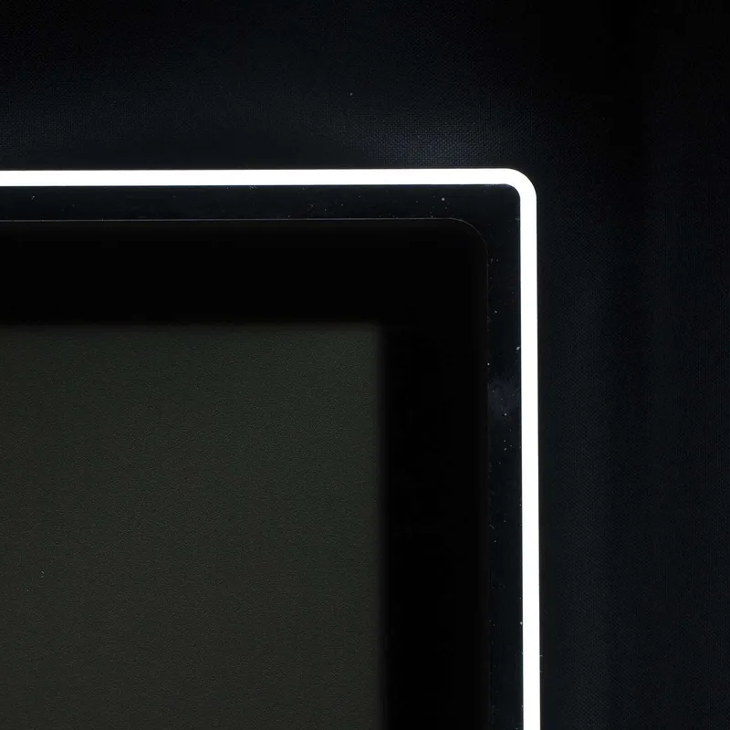 18"W x 15"H Luxe Glo Edge view 5
